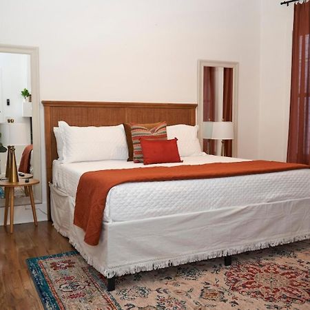 Spacious Retreat Near Downtown, Atl Атланта Екстериор снимка