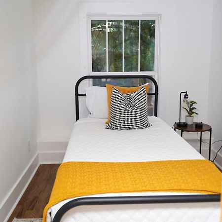 Spacious Retreat Near Downtown, Atl Атланта Екстериор снимка