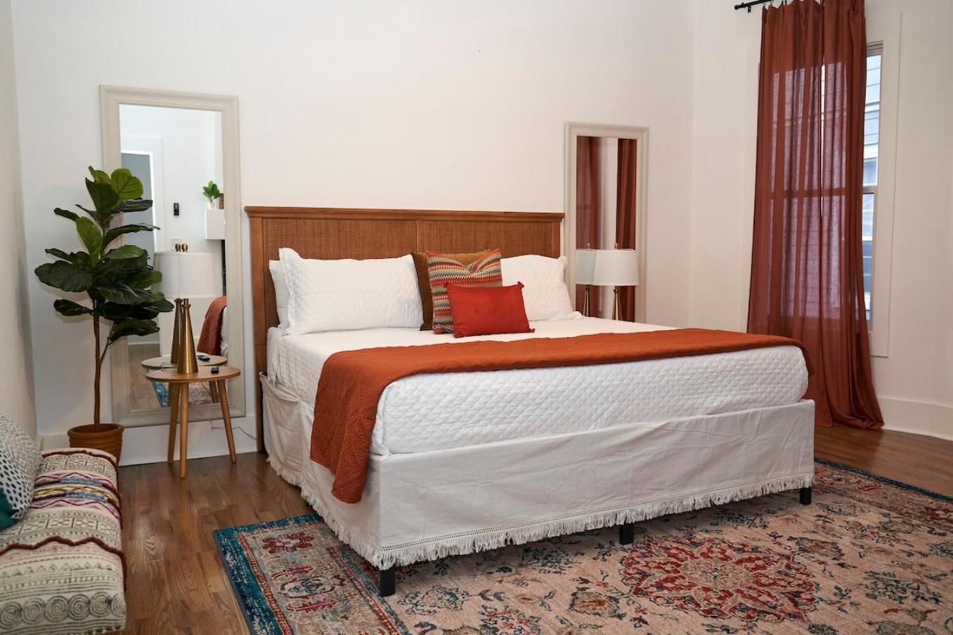 Spacious Retreat Near Downtown, Atl Атланта Екстериор снимка