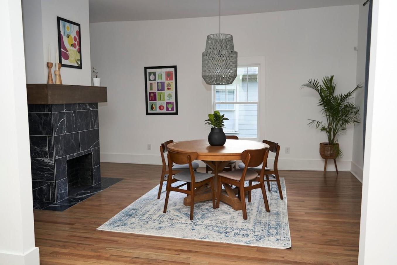Spacious Retreat Near Downtown, Atl Атланта Екстериор снимка