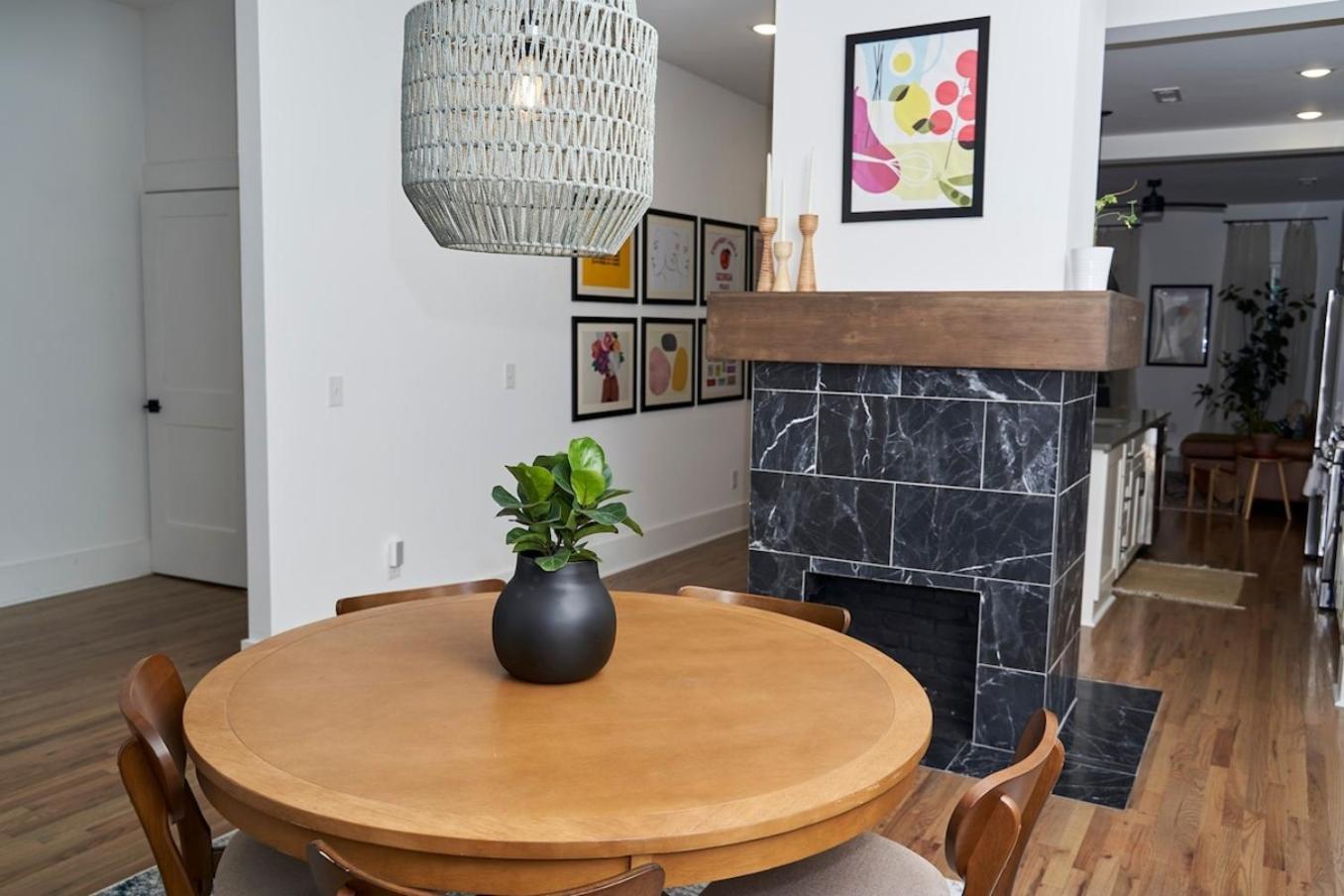 Spacious Retreat Near Downtown, Atl Атланта Екстериор снимка