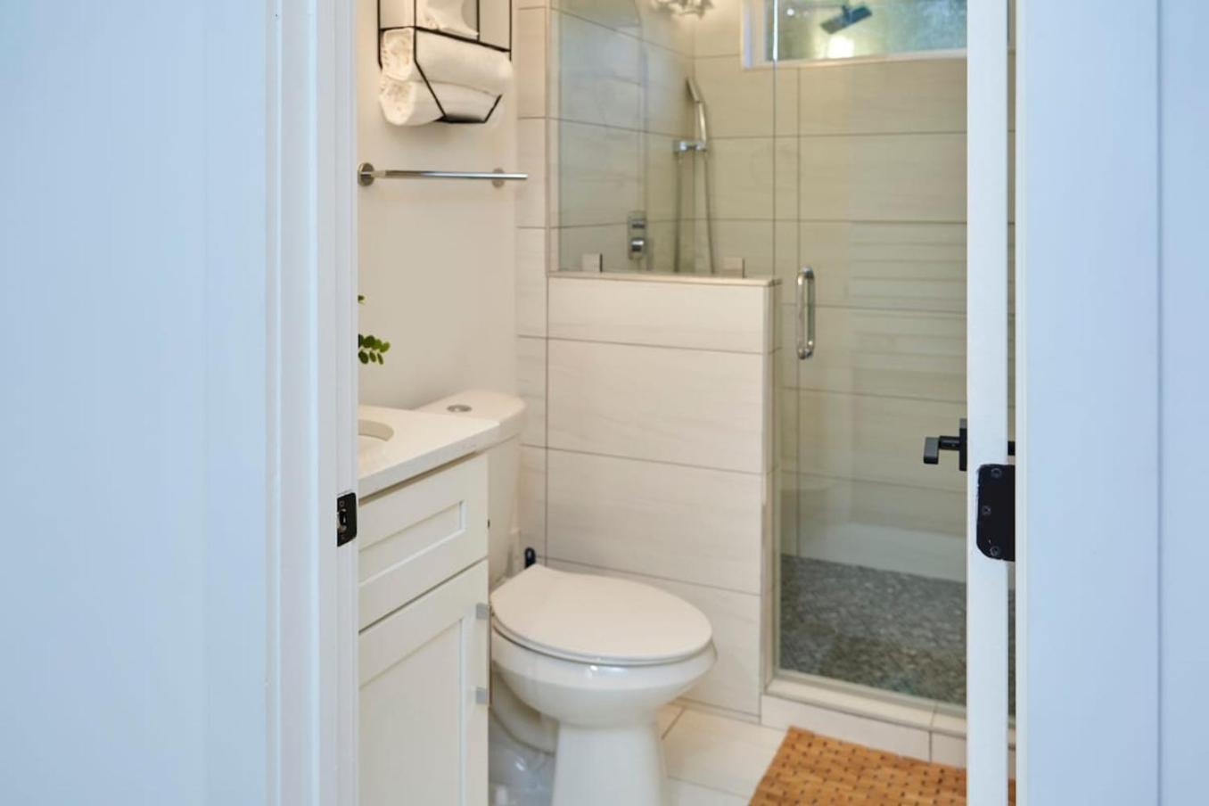 Spacious Retreat Near Downtown, Atl Атланта Екстериор снимка