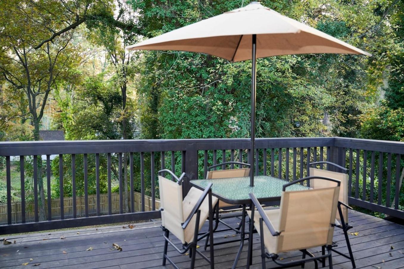 Spacious Retreat Near Downtown, Atl Атланта Екстериор снимка