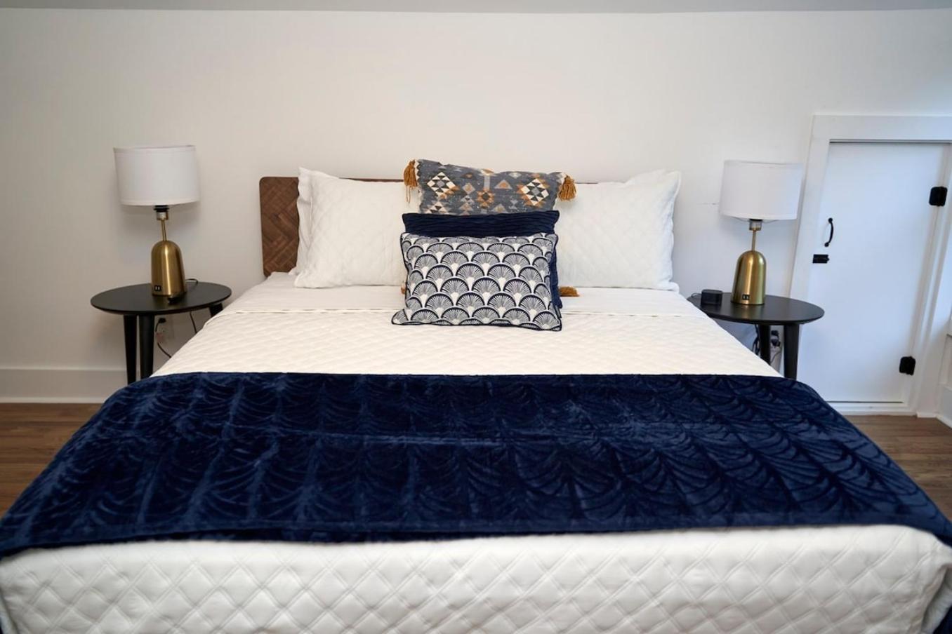 Spacious Retreat Near Downtown, Atl Атланта Екстериор снимка