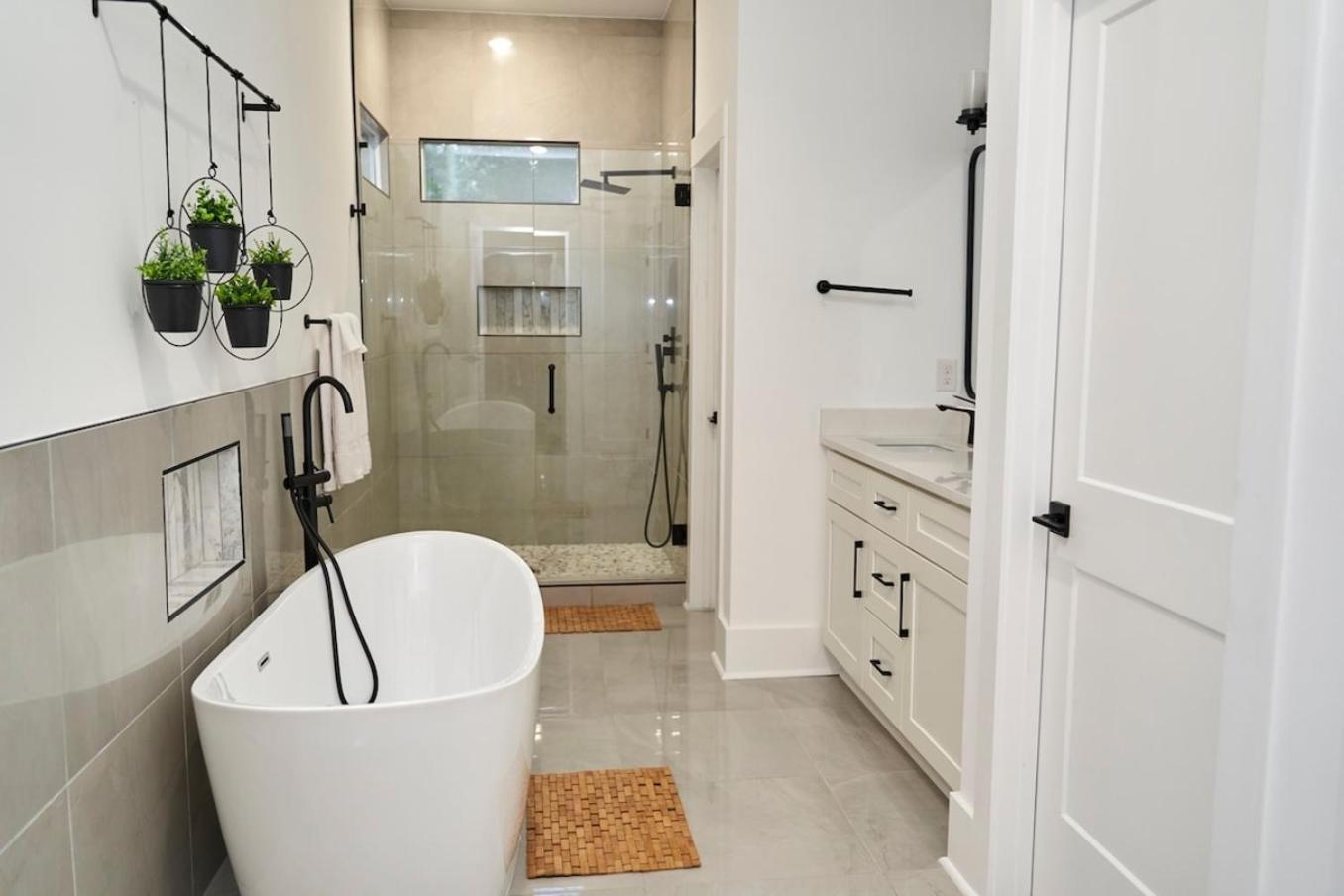 Spacious Retreat Near Downtown, Atl Атланта Екстериор снимка